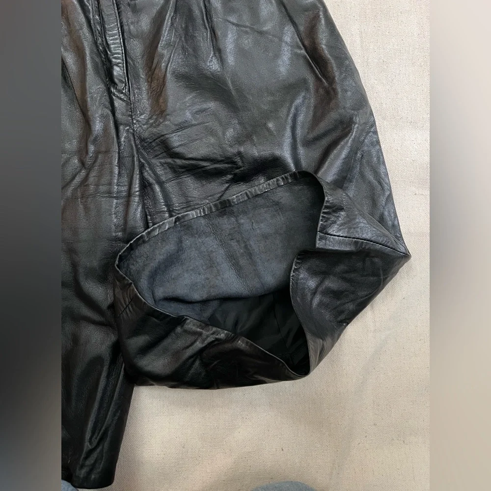 Rare 1980s Mondi Black Leather Jacket + Culotte Shorts Set - Picture 7 of 16